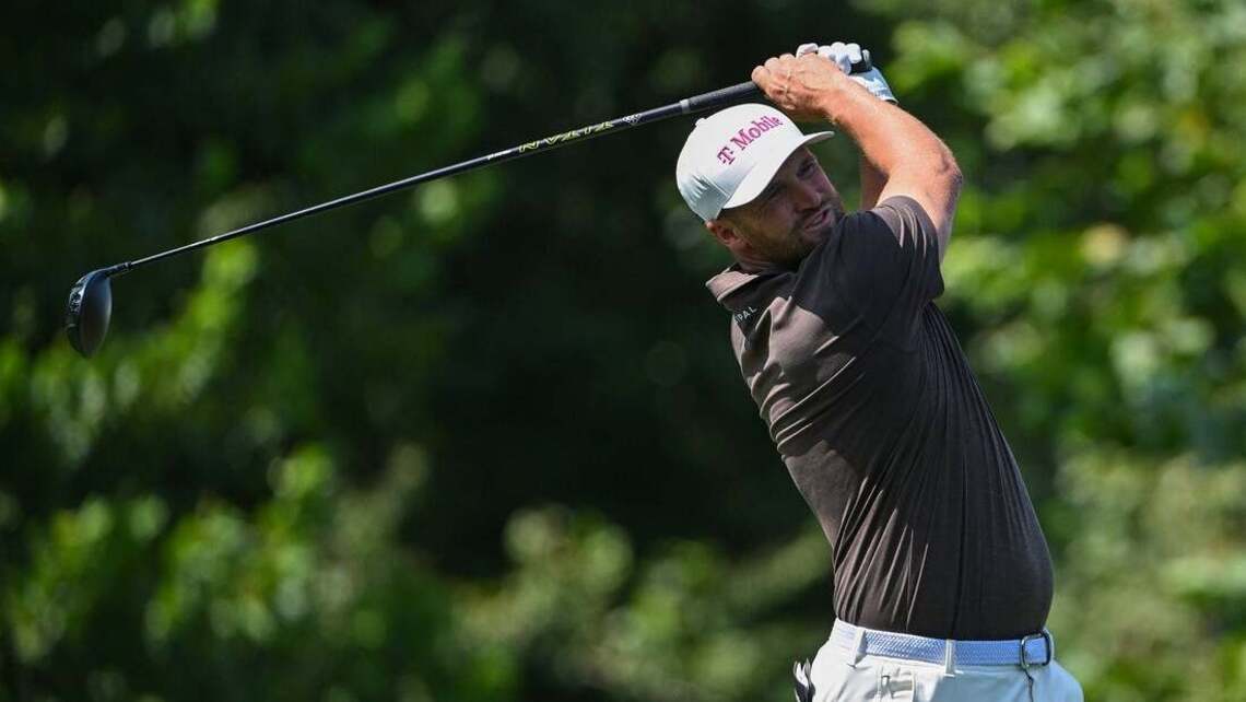Clark takes 5-shot lead into final round at BMW Championship