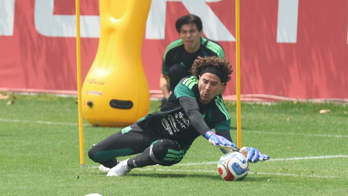  Ochoa will fight to start in goal for a fourth straight World Cup. | Luis Cortes/AFP/Getty Images 