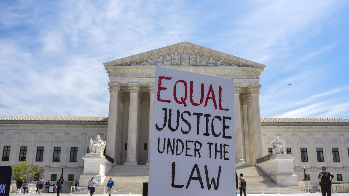 Commentary: How Democrats can repair the broken Supreme Court 