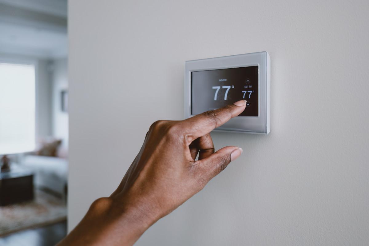 Setting your thermostat close to 78 degrees is the best way to save money during the warmer months, experts say.