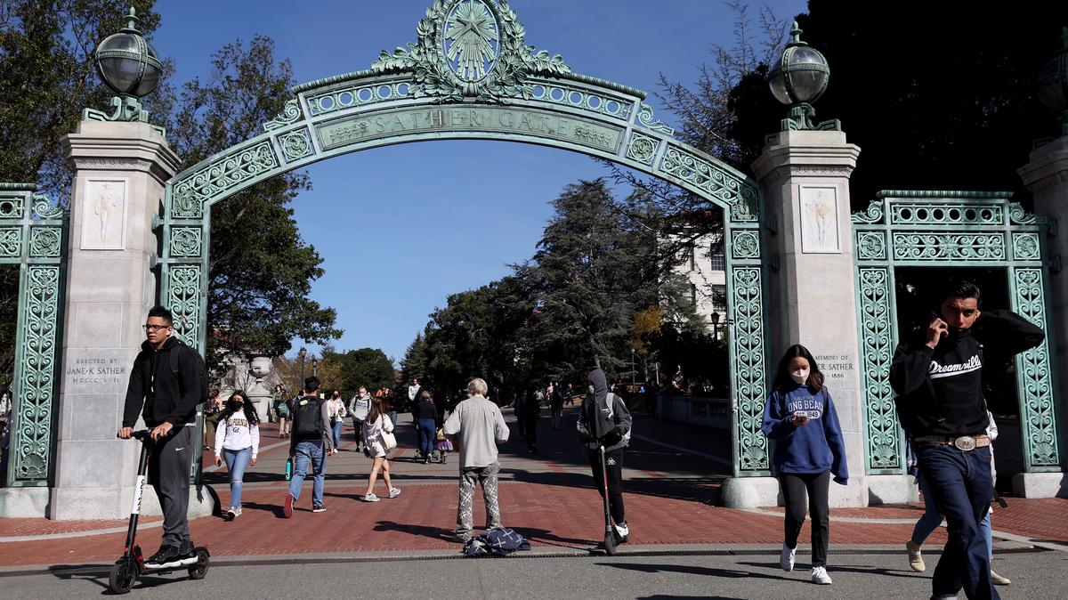People walk through Sproul Plaza on the UC Berkeley campus on March 14, 2022, in Berkeley, California. (Justin Sullivan/Getty Images/TNS)