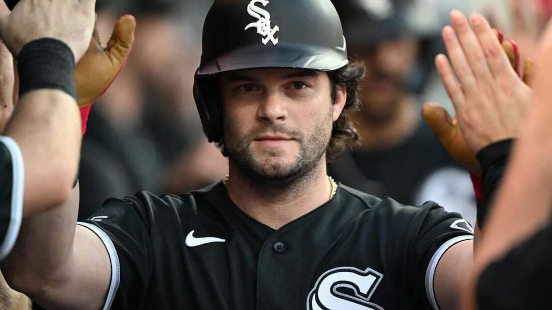 White Sox place OF Andrew Benintendi on bereavement list 