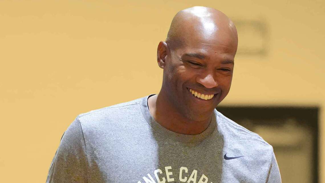 Vince Carter reveals why he refused to spend his NBA salary on luxury: "You can't go buy cars, all the jewelry" 