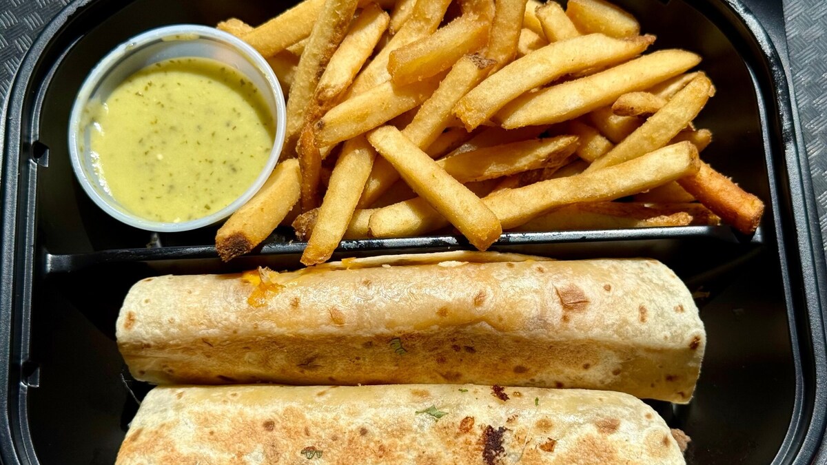 Miguel’s Jr.’s new Double Dipper Box comes with two grilled Dippers, fries and serrano salsa, June 10, 2026. (Photo by Fielding Buck, The Press-Enterprise/SCNG)