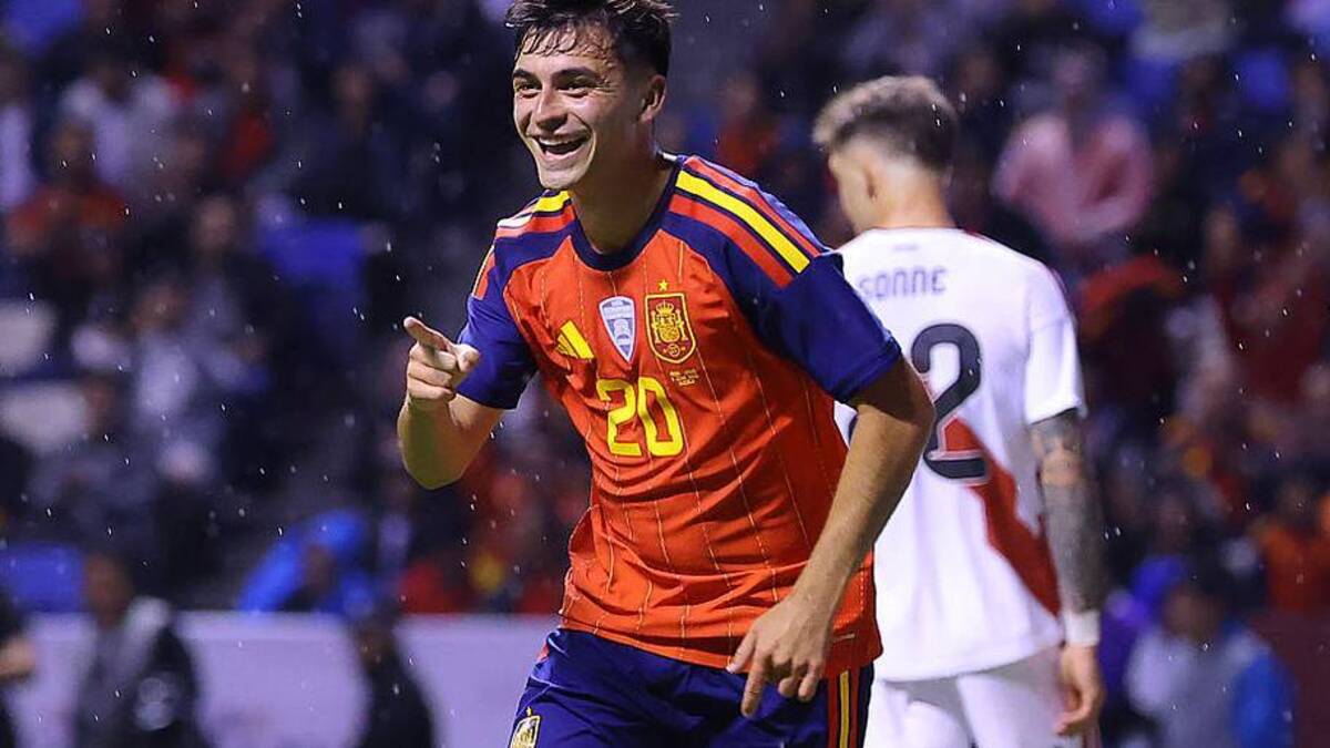  Pedri's is the world's best at what he does. | Agustin Cuevas/Getty Images 