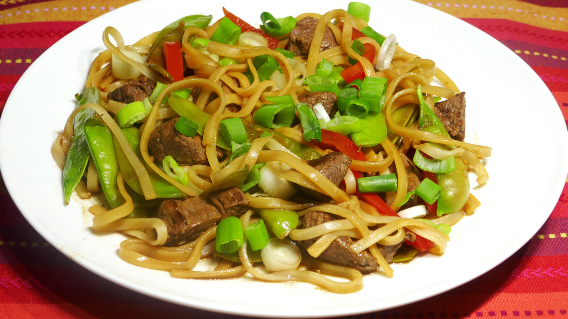 Quick Fix: Beef with ramen noodles