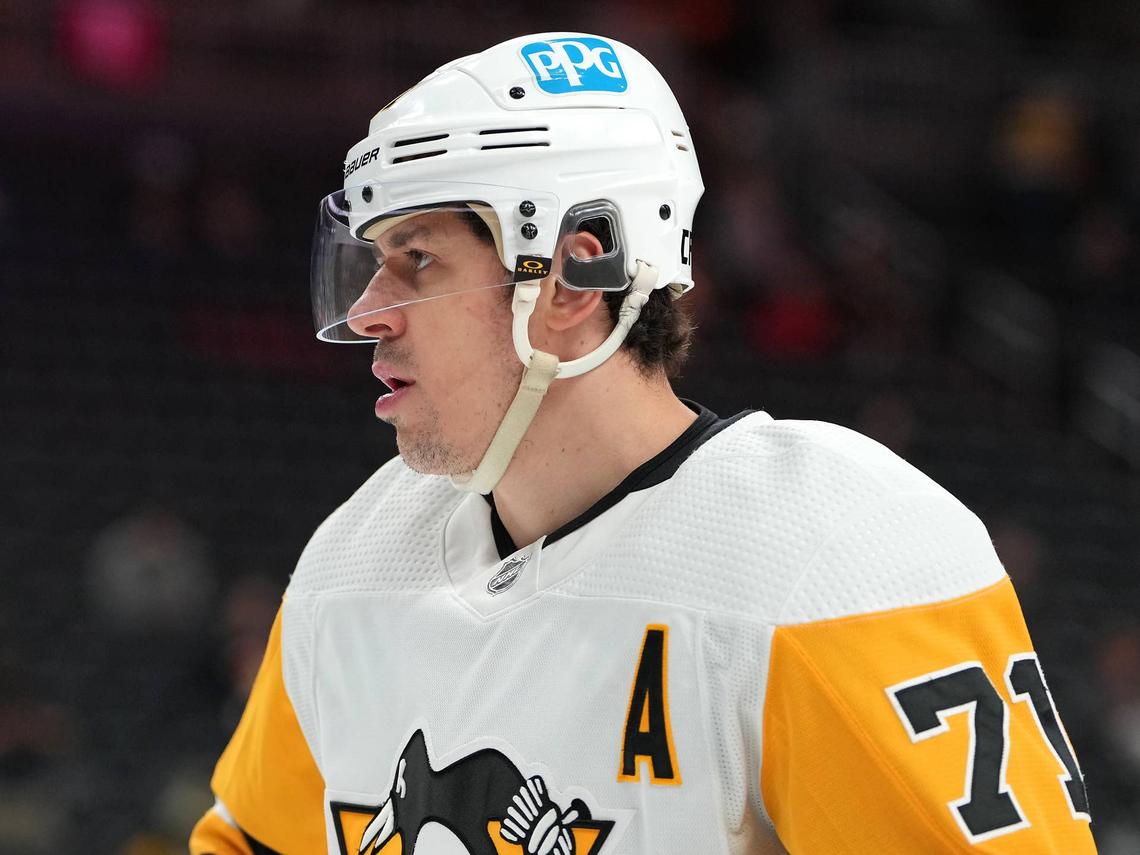  Pittsburgh Penguins center Evgeni Malkin (71) warms up. Stephen R. Sylvanie-USA TODAY Sports