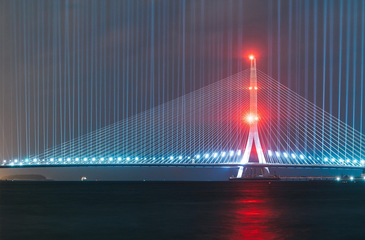  A wide view of the Danjiang Bridge. 