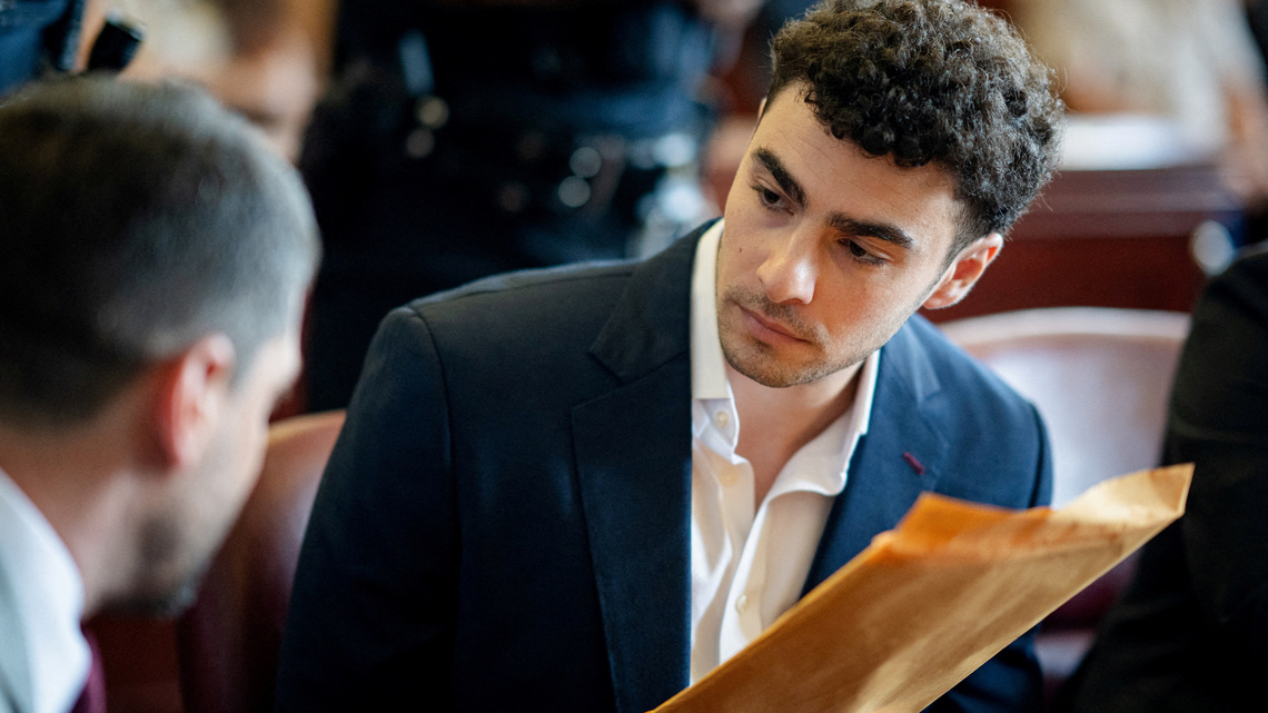 Luigi Mangione arrives in court ahead of insurance CEO murder trial