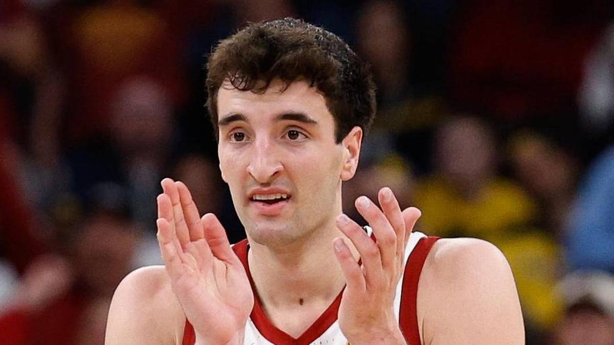  Mar 27, 2026; Chicago, IL, USA; Iowa State Cyclones forward Milan Momcilovic (22) reacts in the first half against the Tennessee Volunteers during a Sweet Sixteen game of the Midwest Regional of the men's 2026 NCAA Tournament at United Center. Mandatory Credit: Kamil Krzaczynski-Imagn Images | Kamil Krzaczynski-Imagn Images 