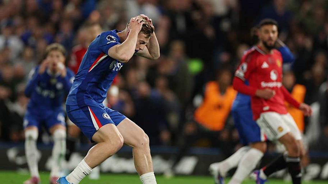  Liam Delap didn't take advantage of a massive opportunity to help Chelsea's cause. | Chelsea Football Club/Chelsea FC/Getty Images 