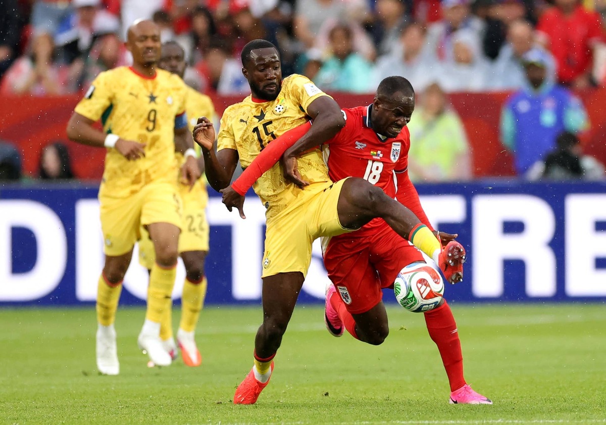  Cecilio Waterman #18 of Panama and Elisha Owusu #15 of Ghana compete for the ball during the FIFA World Cup 2026 Group L match between Ghana and Panama at Toronto Stadium on June 17, 2026 in Toronto, Ontario. (Photo by Darrian Traynor/Getty Images) Photo by Darrian Traynor/Getty Images