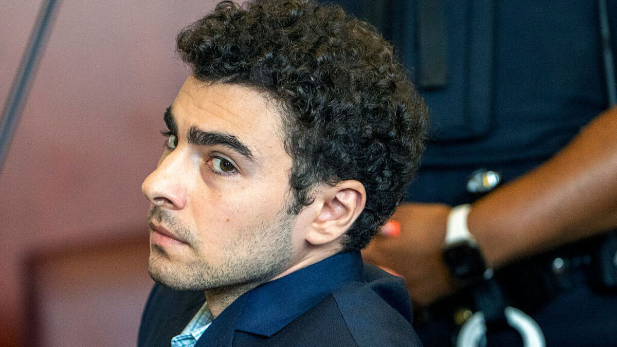 Luigi Mangione Returns To Court. NEW YORK, NY - MAY 18:  Luigi Mangione appears at an evidence suppression hearing at Manhattan Supreme Court on May 18, 2026 in New York City. Mangione is charged with murder in the fatal shooting of UnitedHealthcare CEO Brian Thompson in Manhattan in December 2024. (Photo by Steven Hirsch-Pool/Getty Images)
