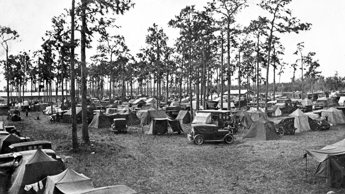 About 3,000 tin can tourists camp in cars and tents in Arcadia, Florida, on Jan. 7, 1929.