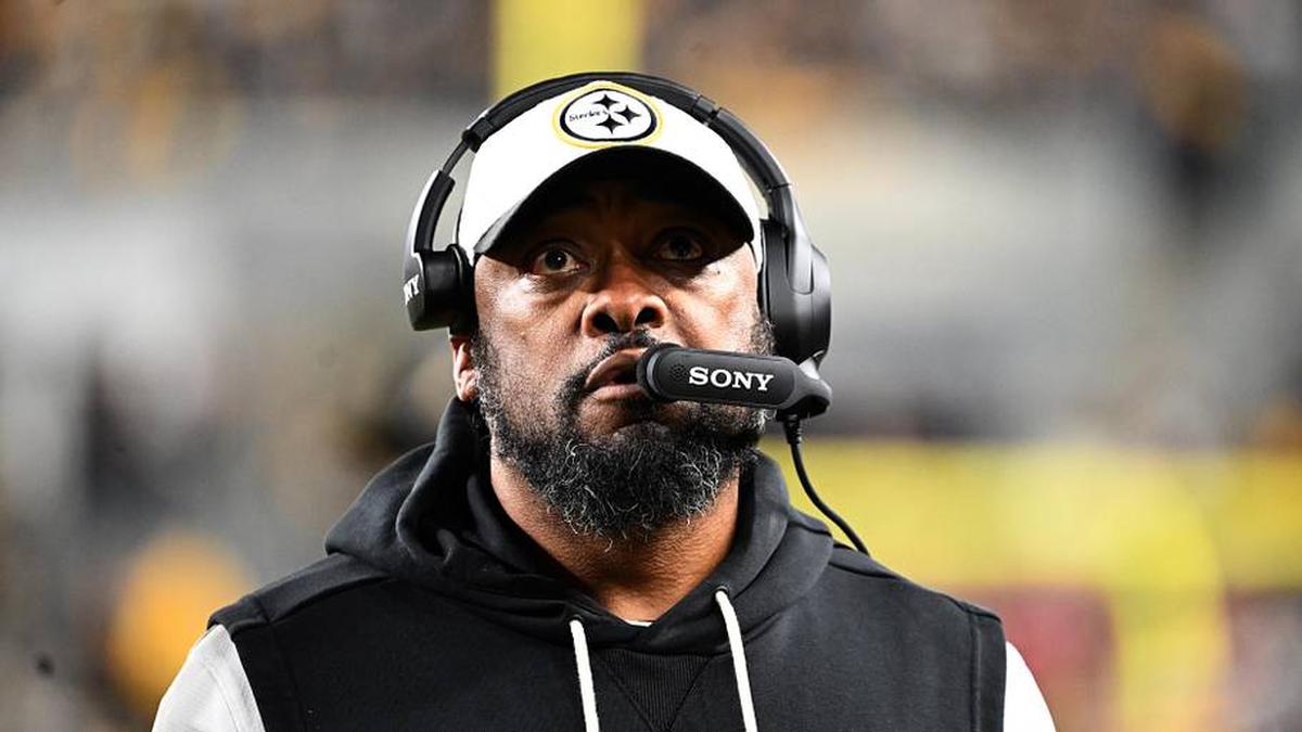  Jan 12, 2026; Pittsburgh, PA, USA; Pittsburgh Steelers head coach Mike Tomlin before an AFC Wild Card Round game against the Houston Texans at Acrisure Stadium. Mandatory Credit: Barry Reeger-Imagn Images | Barry Reeger-Imagn Images 