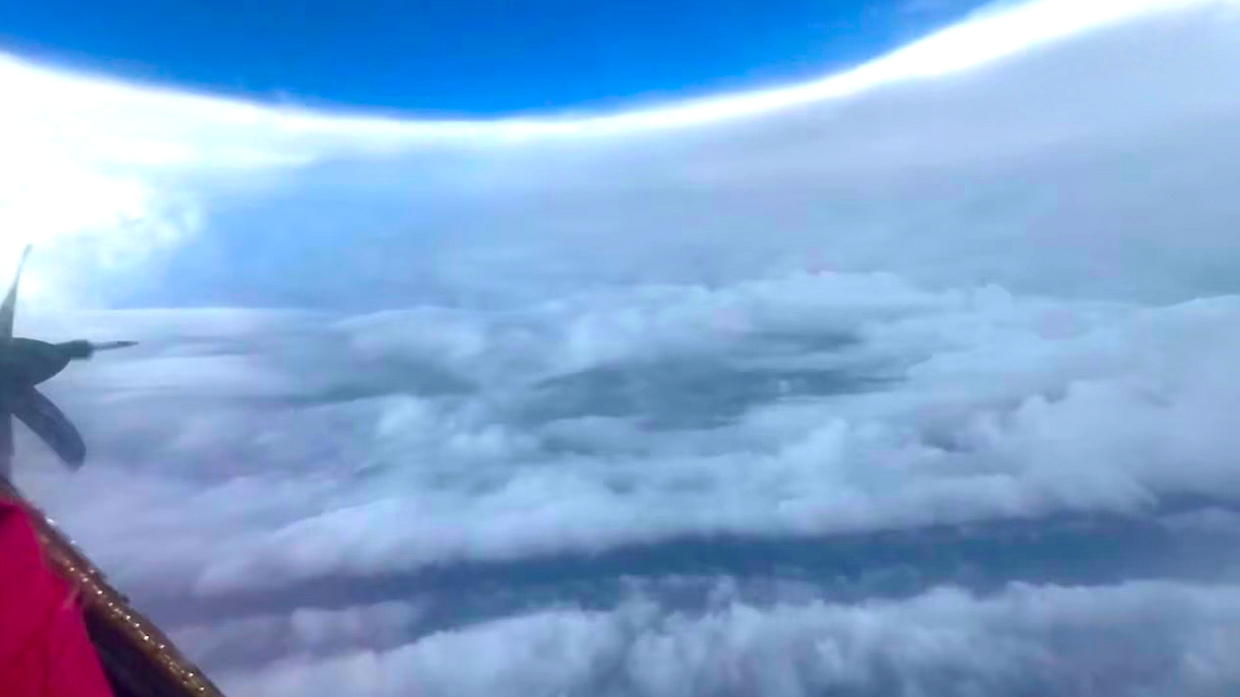 Hurricane Lowell Eye Implodes Around NOAA Plane as Catastrophic Surf Targets Hawaii (Video) 