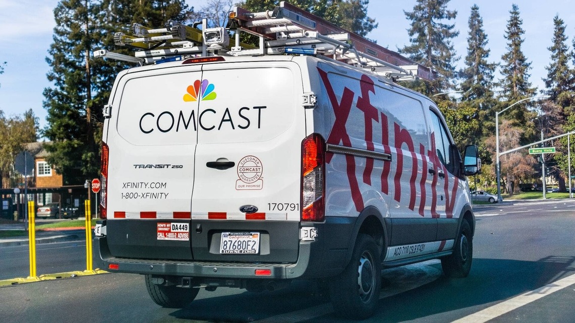 Comcast aims free line offer at T-Mobile customers planning to switch 