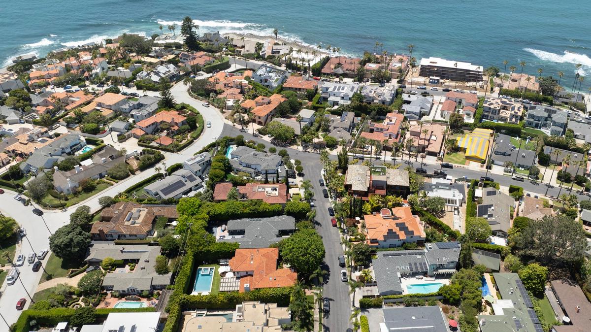 Coastal properties in La Jolla are among the more than 5,000 dwellings citywide that could be impacted a proposed second home tax on the June ballot.  (Luke Johnson / The San Diego Union-Tribune)