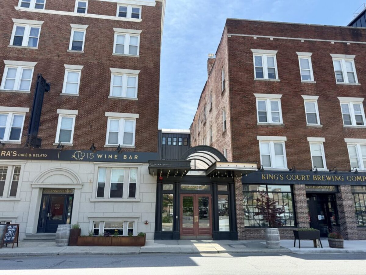  On one city block, you can sip wine, beer or coffe, sample a gelato, check out an art gallery and listen to vintage vinyl. Photo credit: Cathy Bennett Kopf 