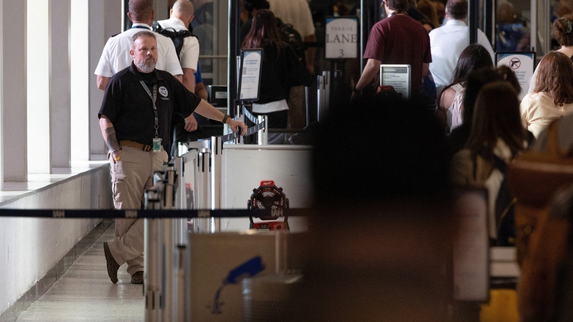 Texas seeks federal probe of airport washing facilities, Muslim group denounces move 