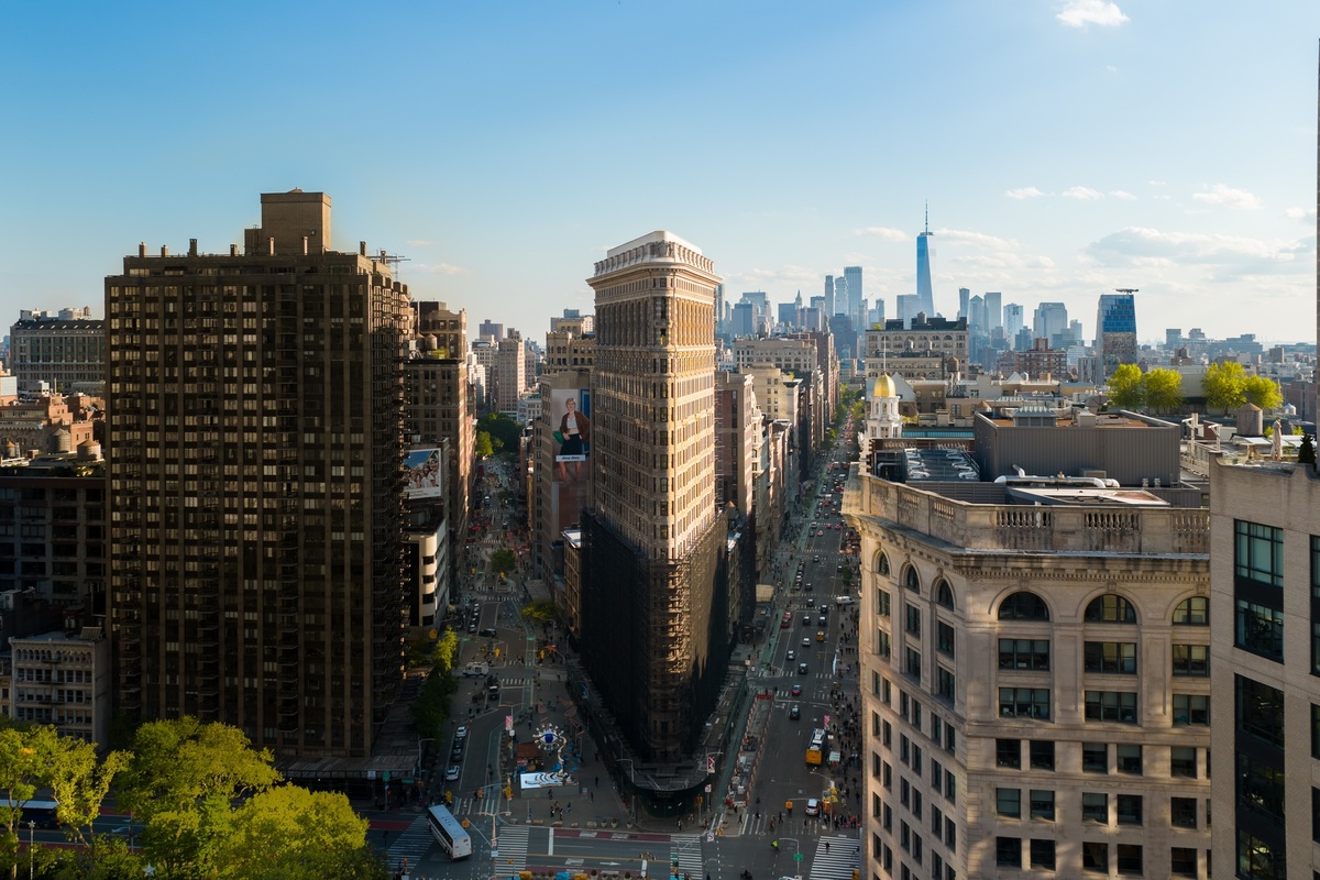  A view of scaffolding on the bottom half of the Flatiron Building, which will later be removed to reveal its fully restored façade. 