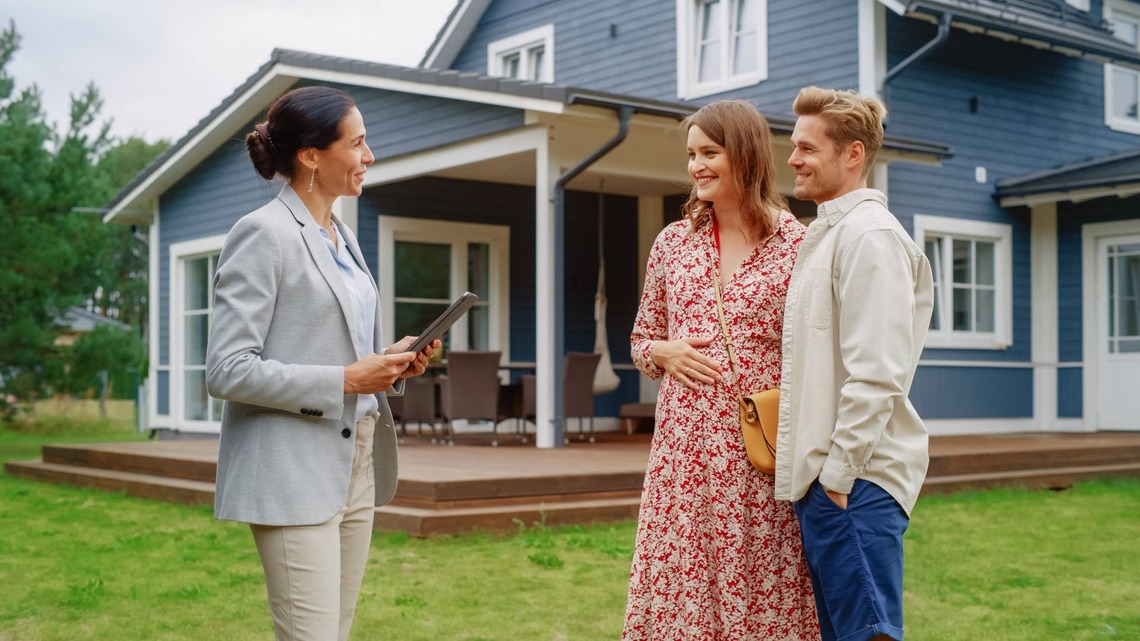 Berkshire Hathaway says stale home listings are opportunities for buyers 
