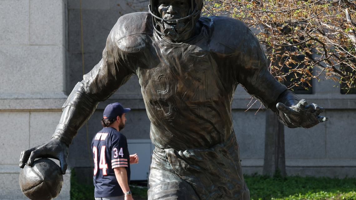 Gov. JB Pritzker still hopeful of a deal to keep Bears in Illinois as Arlington Heights talks continue 