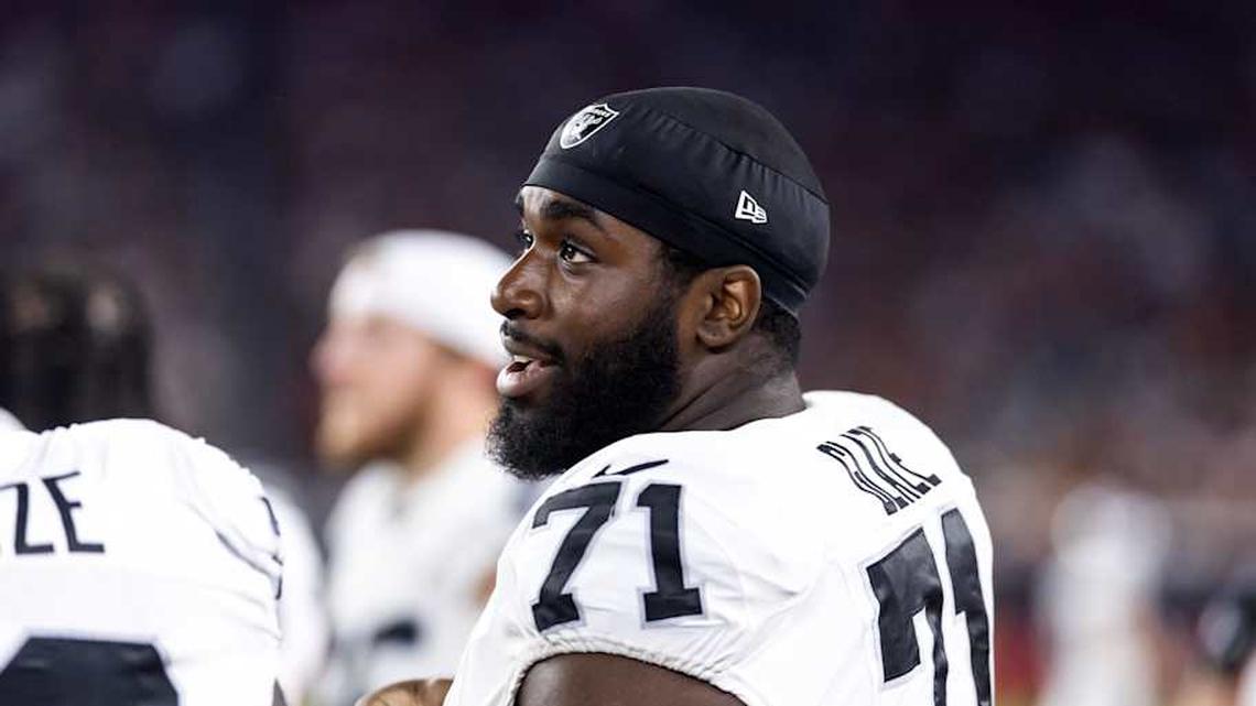  Aug 23, 2025; Glendale, Arizona, USA; Las Vegas Raiders tackle DJ Glaze (71) against the Arizona Cardinals during a preseason NFL game at State Farm Stadium. Mandatory Credit: Mark J. Rebilas-Imagn Images | Mark J. Rebilas-Imagn Images 