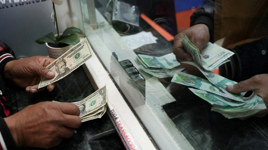 Monedas en A.Latina bajan ante punto muerto EEUU-Irán y expectativas alza tasas Fed 