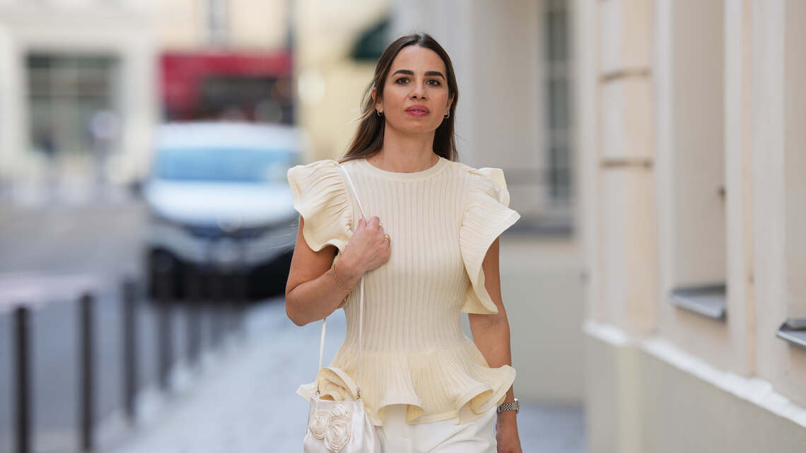13 Flattering Tops That Perfectly Hide the Midsection 