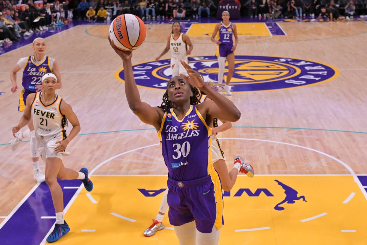  Los Angeles Sparks forward Nneka Ogwumike (30) ayne Kamin-Oncea-Imagn Images