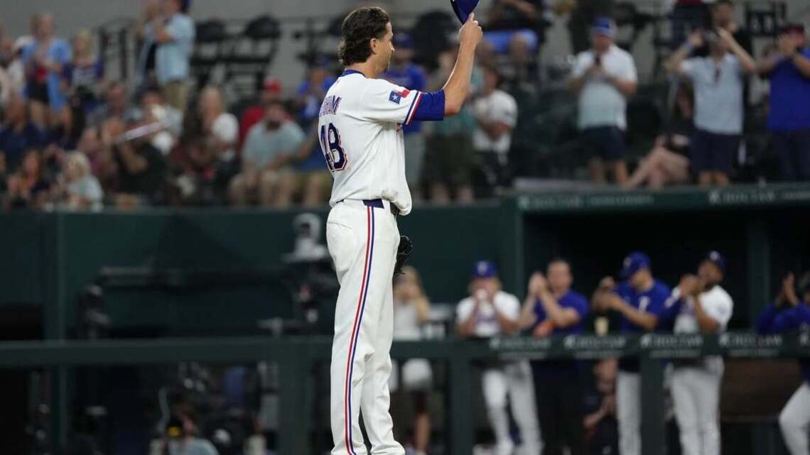Rangers' Jacob deGrom becomes second fastest to 2,000 K's 