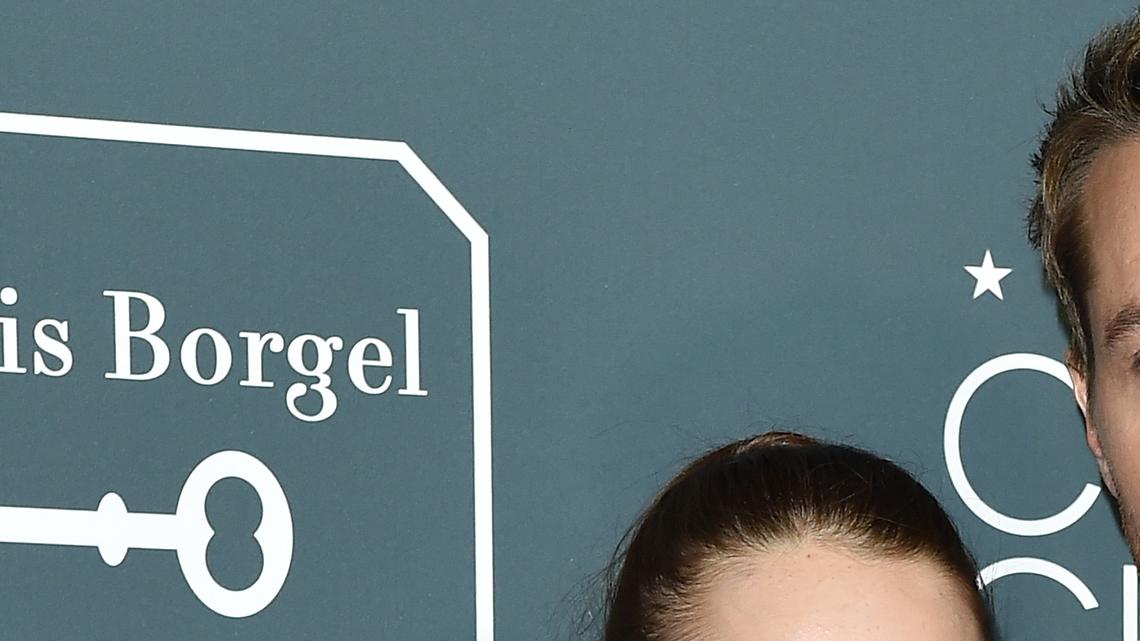 Tracker's Justin Hartley Defends Paying His Daughter for Her Good Grades 