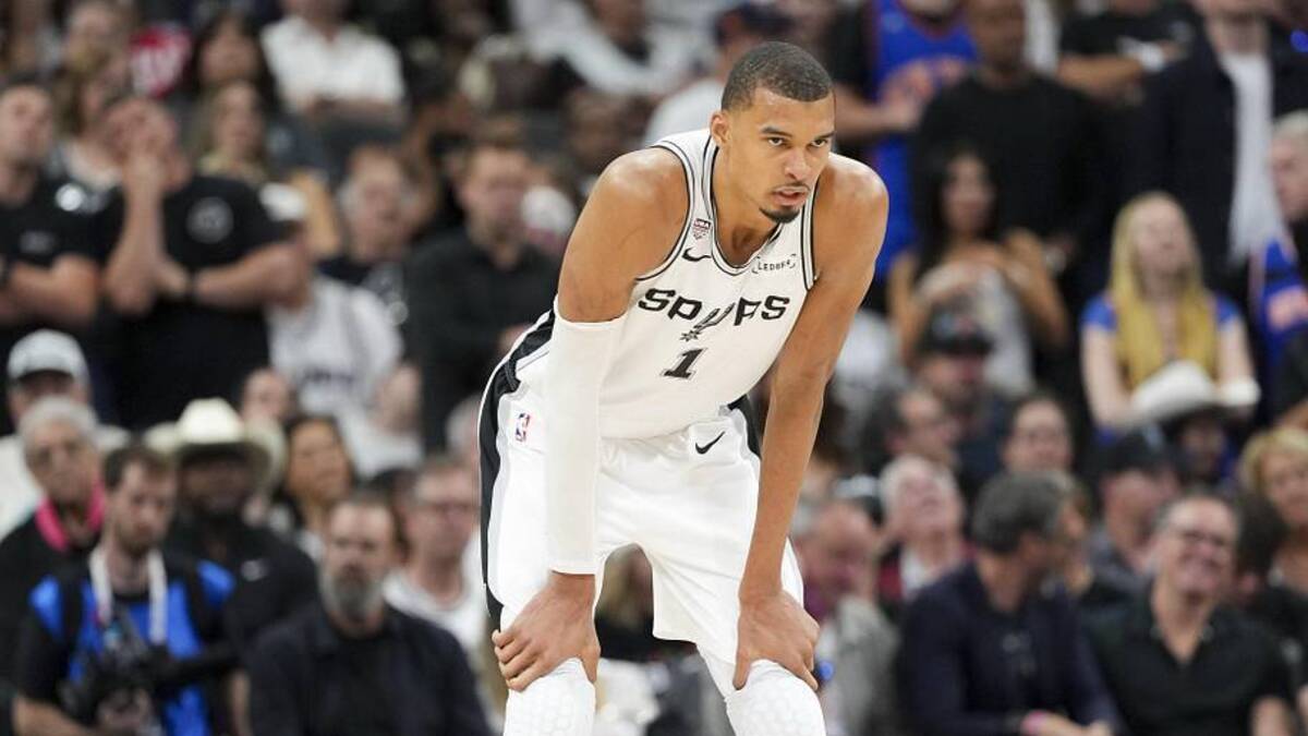  Victor Wembanyama helped the Spurs briefly take a fourth-quarter lead, but a late turnover allowed the Knicks to take back the lead for good. | Scott Wachter-Imagn Images 