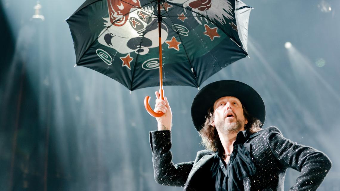 This '90s Rocker's Dad Had a Top 40 Hit in 1958 