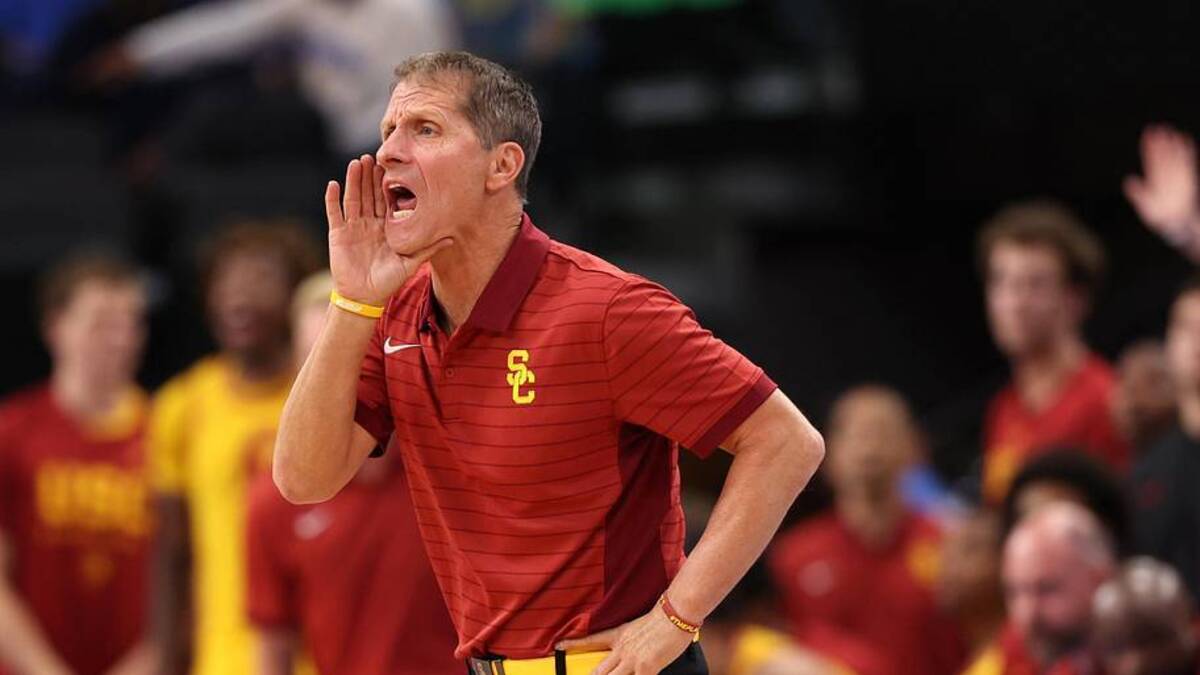  Nov 14, 2025; Inglewood, California, USA; Southern California Trojans head coach Eric Musselman reacts during the second half of the Hall of Fame Series game against the Illinois State Redbirds at Intuit Dome. Mandatory Credit: Kiyoshi Mio-Imagn Images | Kiyoshi Mio-Imagn Images 