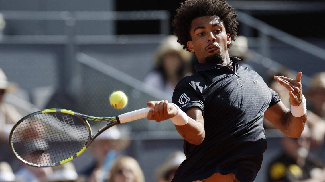 Home favorite Arthur Fils (hip) WDs from French Open