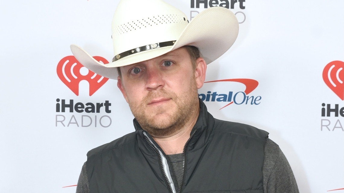 Country Singer Justin Moore Reveals Cancer Scare After 'Benign' Growth on Neck 