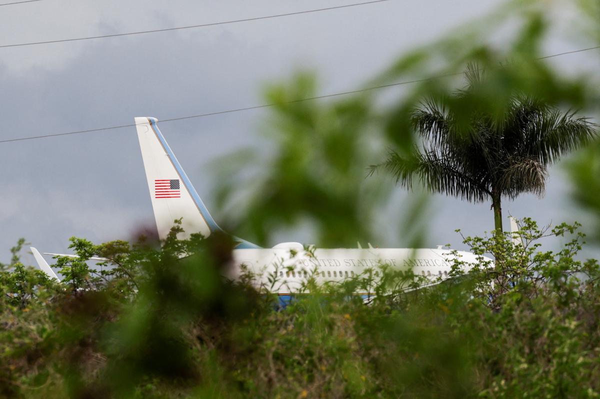 A U.S. government plane taxis along the tarmac before departure at Jose Marti International Airport in Havana, Cuba, May 14, 2026. REUTERS/Norlys Perez