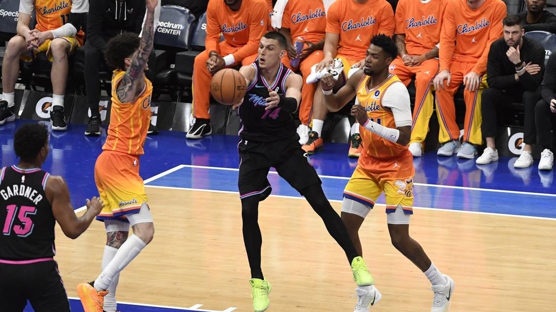 Tyler Herro drills 8 treys, Heat snap Hornets' win streak 