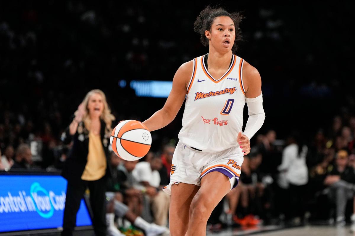  Former Phoenix Mercury forward Satou Sabally (0) Lucas Peltier-Imagn Images