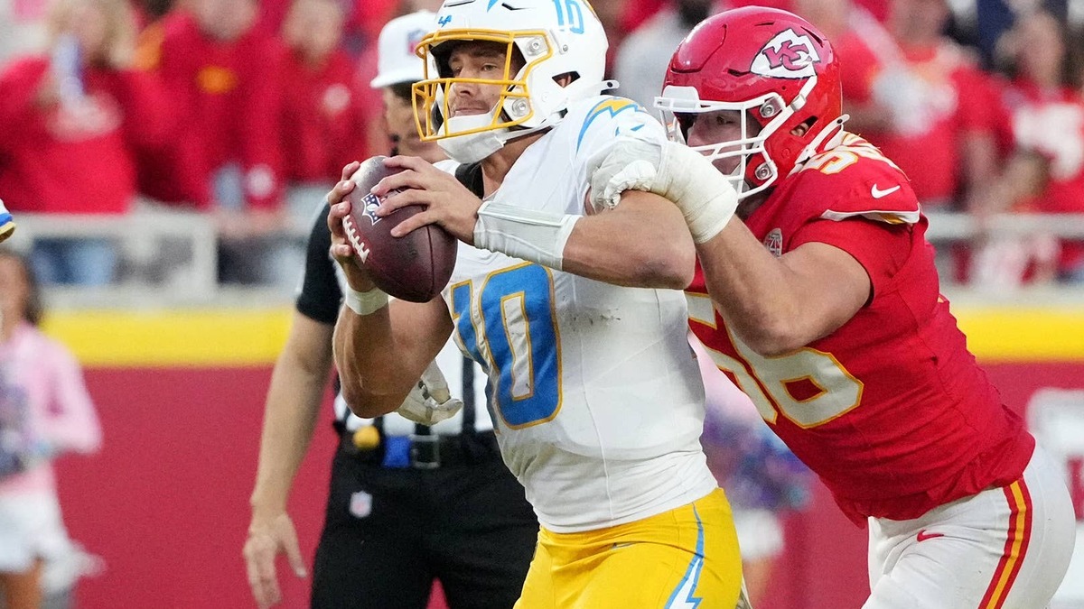 Los Angeles Chargers' Problems on Offense Have Nothing to do With Justin Herbert's Intelligence