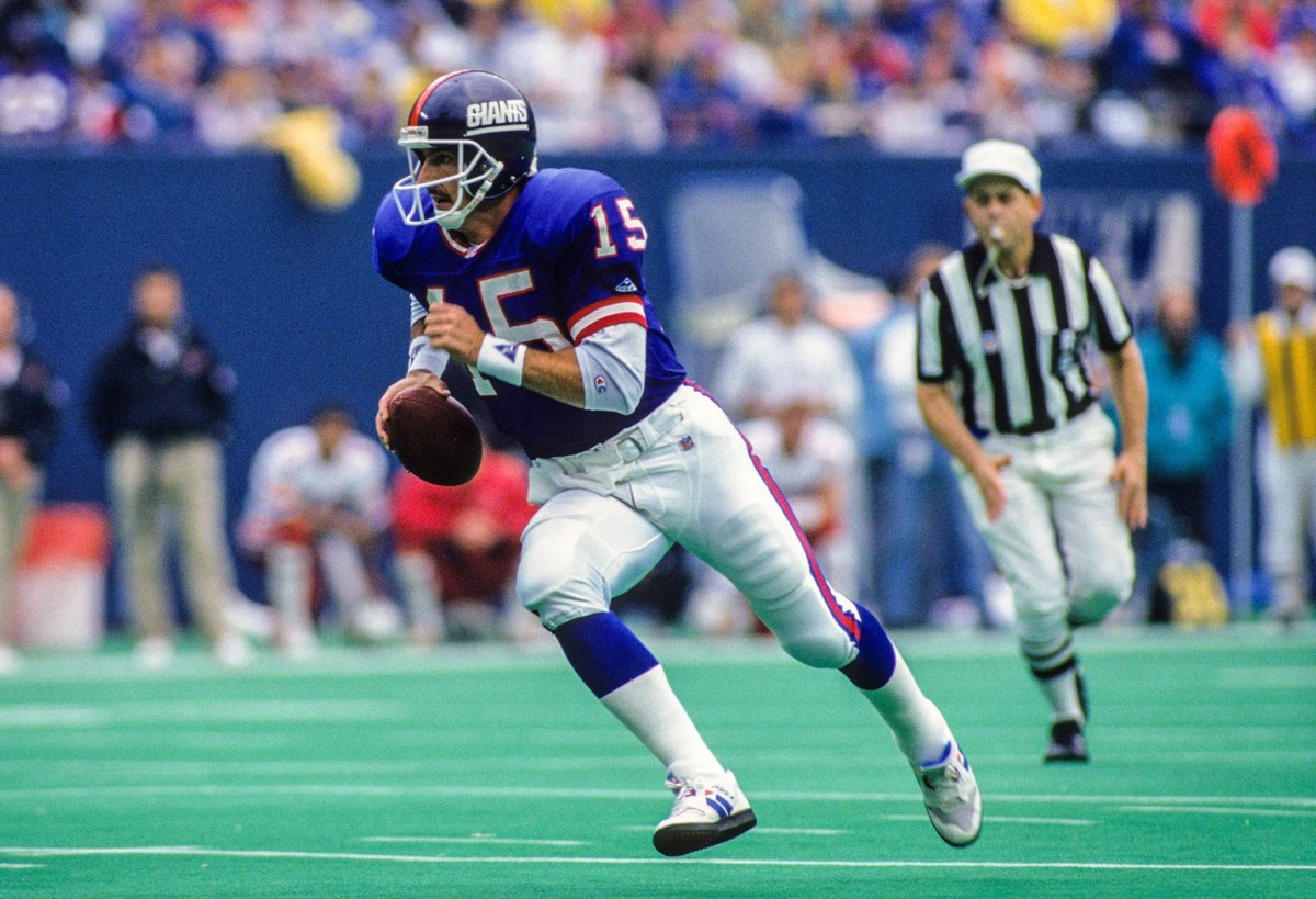  New York Giants quarterback Jeff Hostetler in action against the Phoenix Cardinals at Giants Stadium. Lou Capozzola-USA TODAY NETWORK