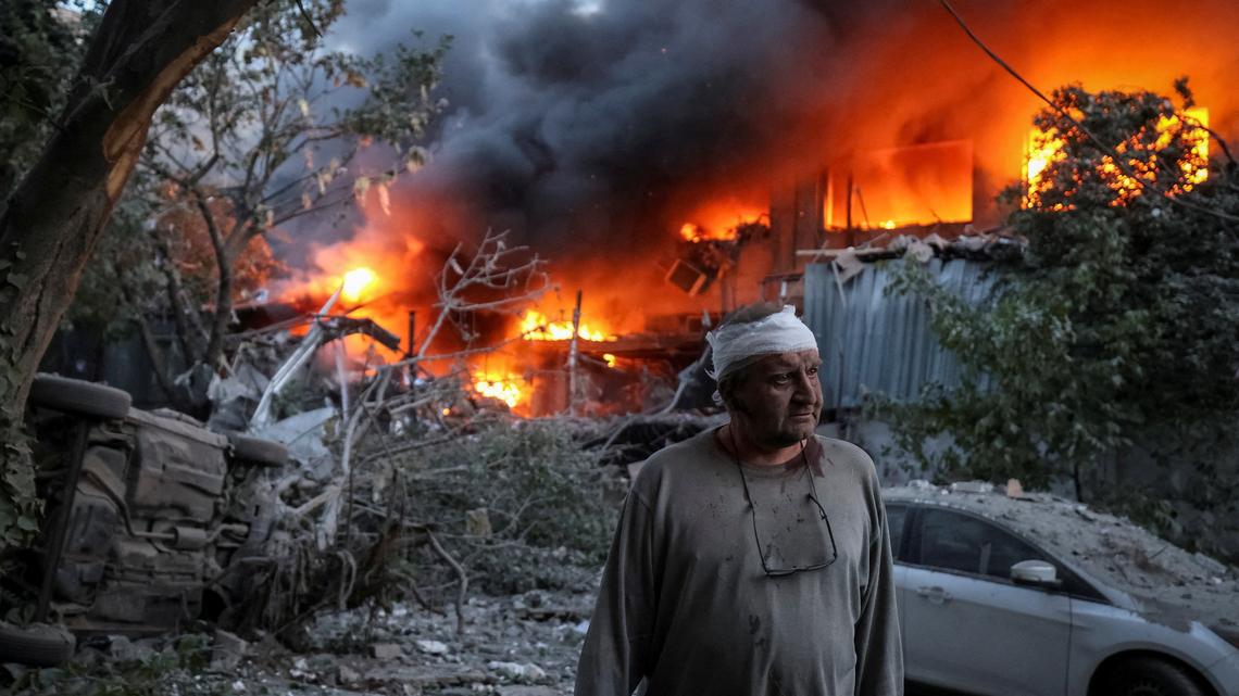 At least 23 killed in Russian attack, Ukrainian president says new assault possible 