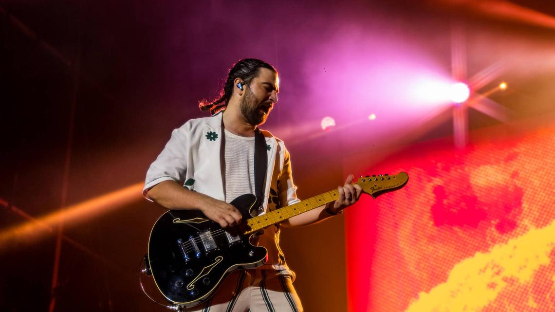 Chart-Topping Singer-Songwriter Surprises With Beachfront Festival Return 