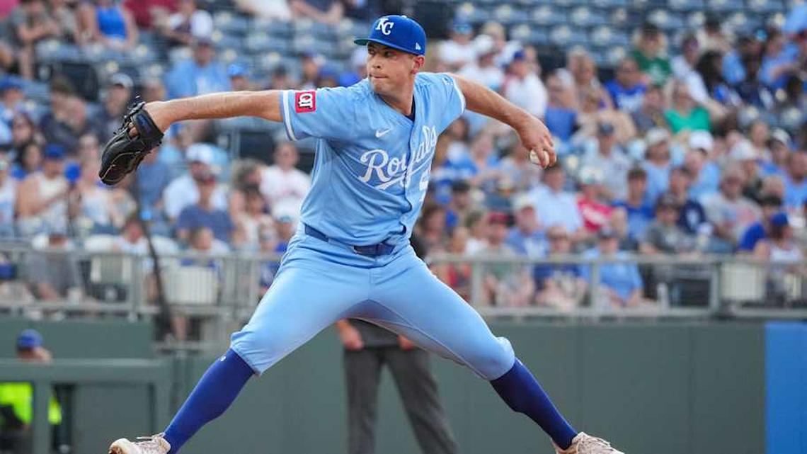  Jul 26, 2025; Kansas City, Missouri, USA; Kansas City Royals starting pitcher Kris Bubic (50) delivers a pitch against the Cleveland Guardians during the first inning at Kauffman Stadium. | Denny Medley-Imagn Images 