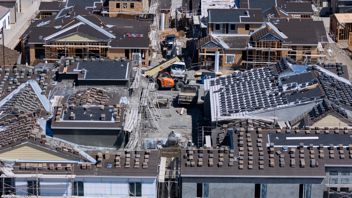 US single-family housing starts fall; building permits lowest in 10 months 