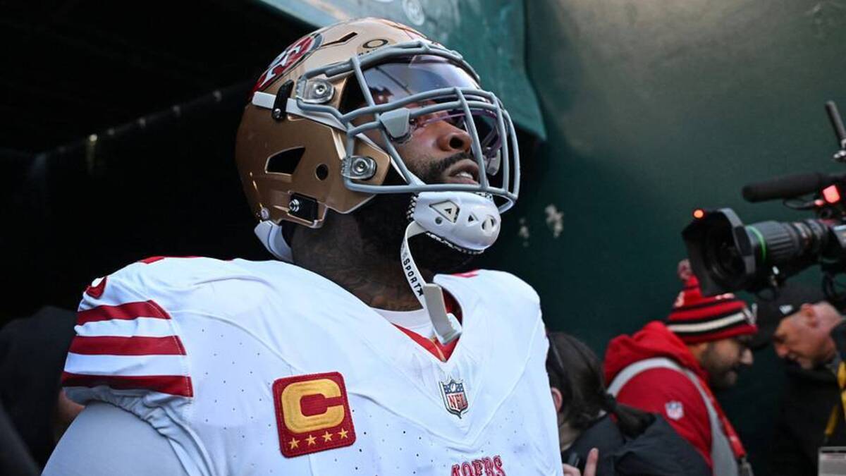  Jan 11, 2026; Philadelphia, PA, USA; San Francisco 49ers offensive tackle Trent Williams (71) waits outside the tunnel before game against the Philadelphia Eagles in an NFC Wild Card Round game at Lincoln Financial Field. Mandatory Credit: Eric Hartline-Imagn Images | Eric Hartline-Imagn Images 