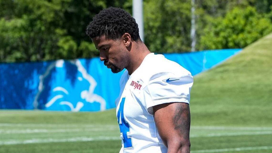 Observations: Lions CB Struggles, Flagged for Blatant Holding on Jamo