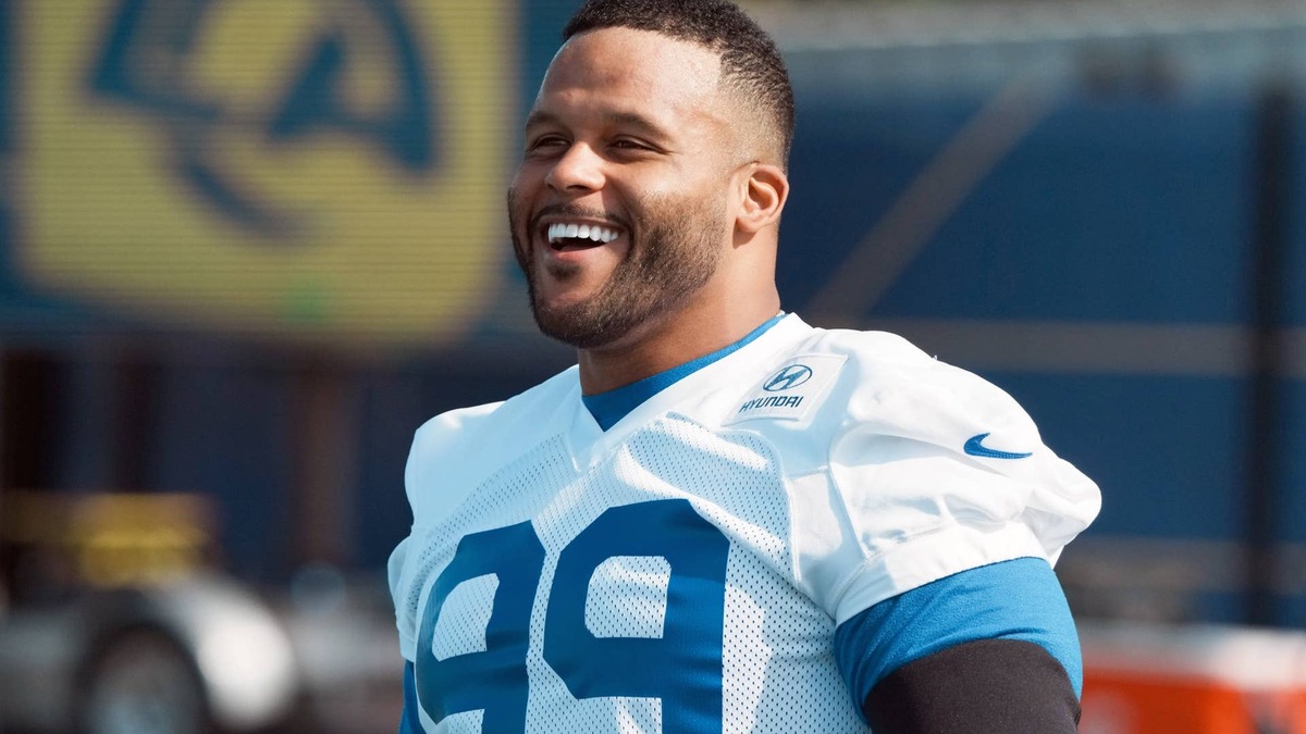How Is Anybody Going to Stop the Los Angeles Rams' Defensive Line?